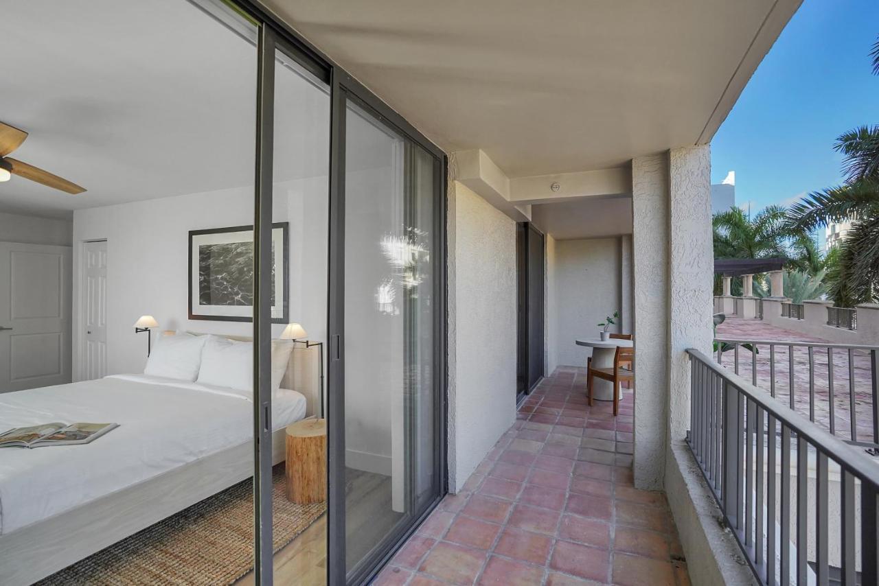Dharma Home Suites Coral Gables At Gables Grand Plaza Miami Extérieur photo