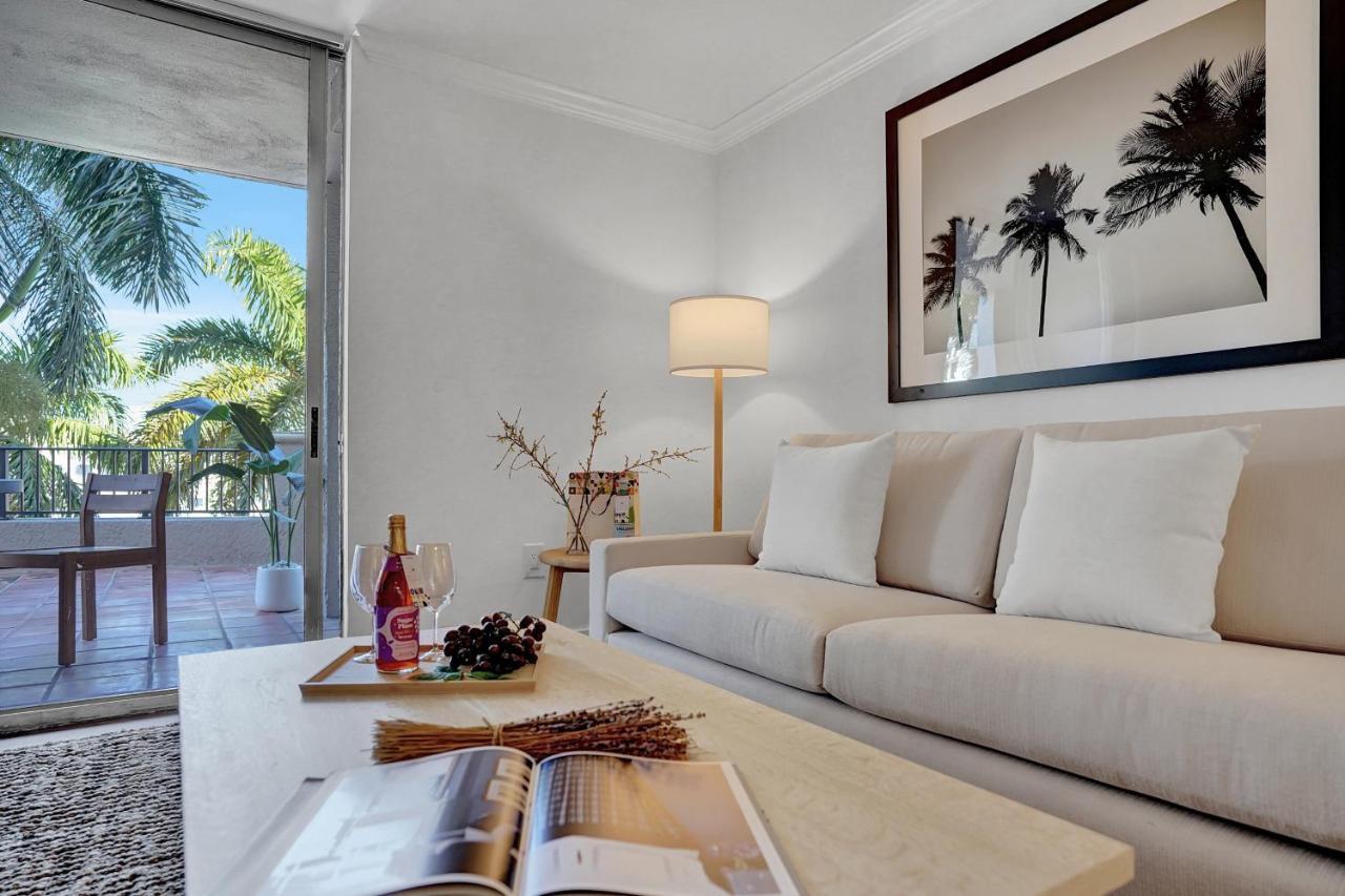 Dharma Home Suites Coral Gables At Gables Grand Plaza Miami Extérieur photo