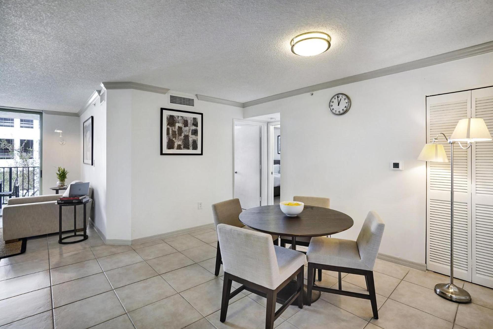 Dharma Home Suites Coral Gables At Gables Grand Plaza Miami Chambre photo