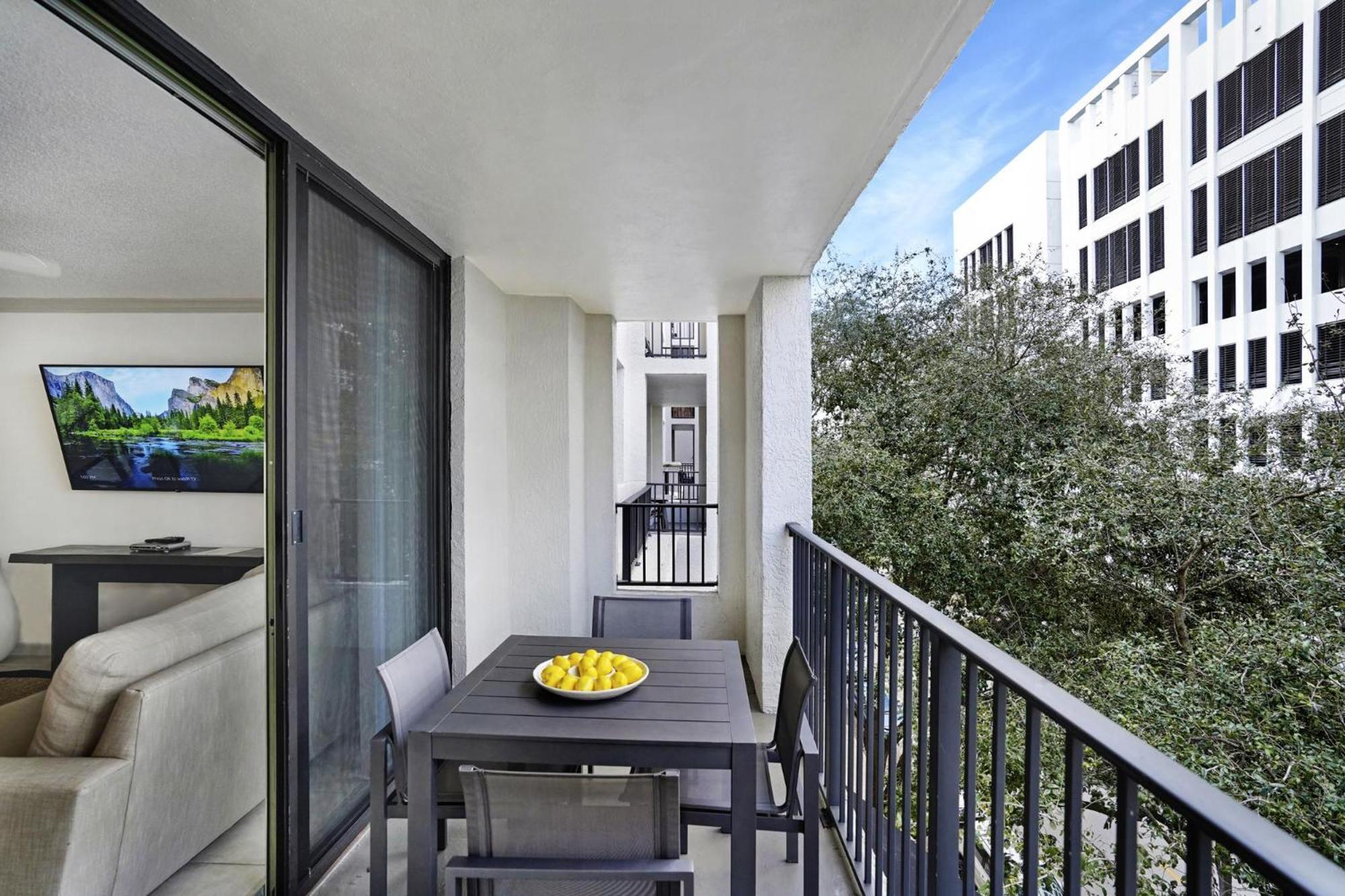 Dharma Home Suites Coral Gables At Gables Grand Plaza Miami Chambre photo