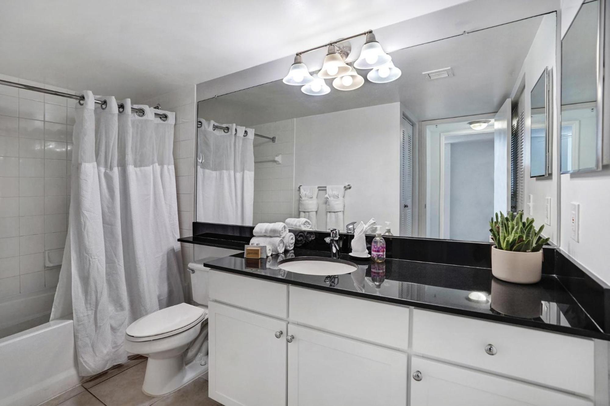 Dharma Home Suites Coral Gables At Gables Grand Plaza Miami Chambre photo