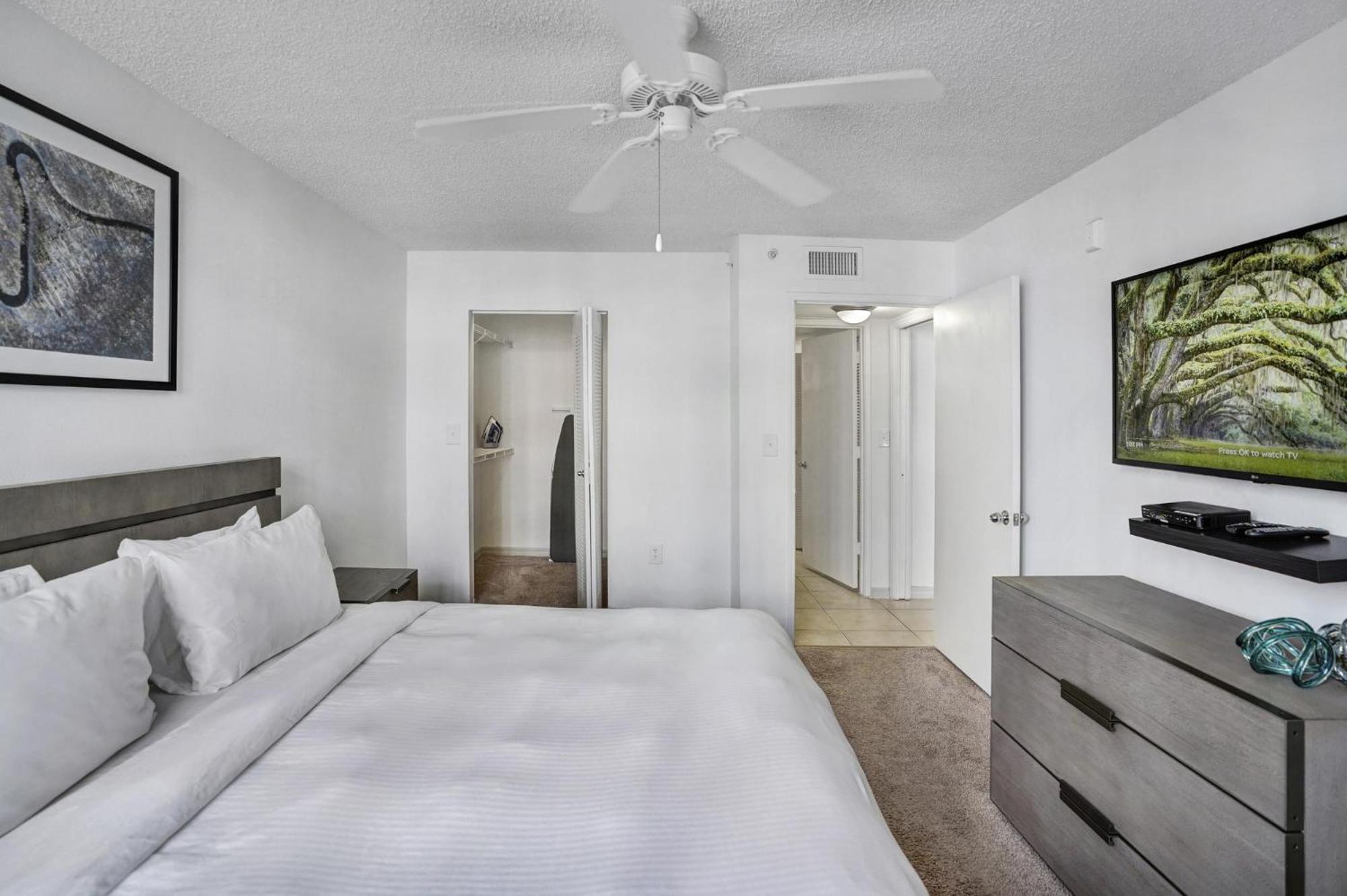 Dharma Home Suites Coral Gables At Gables Grand Plaza Miami Chambre photo
