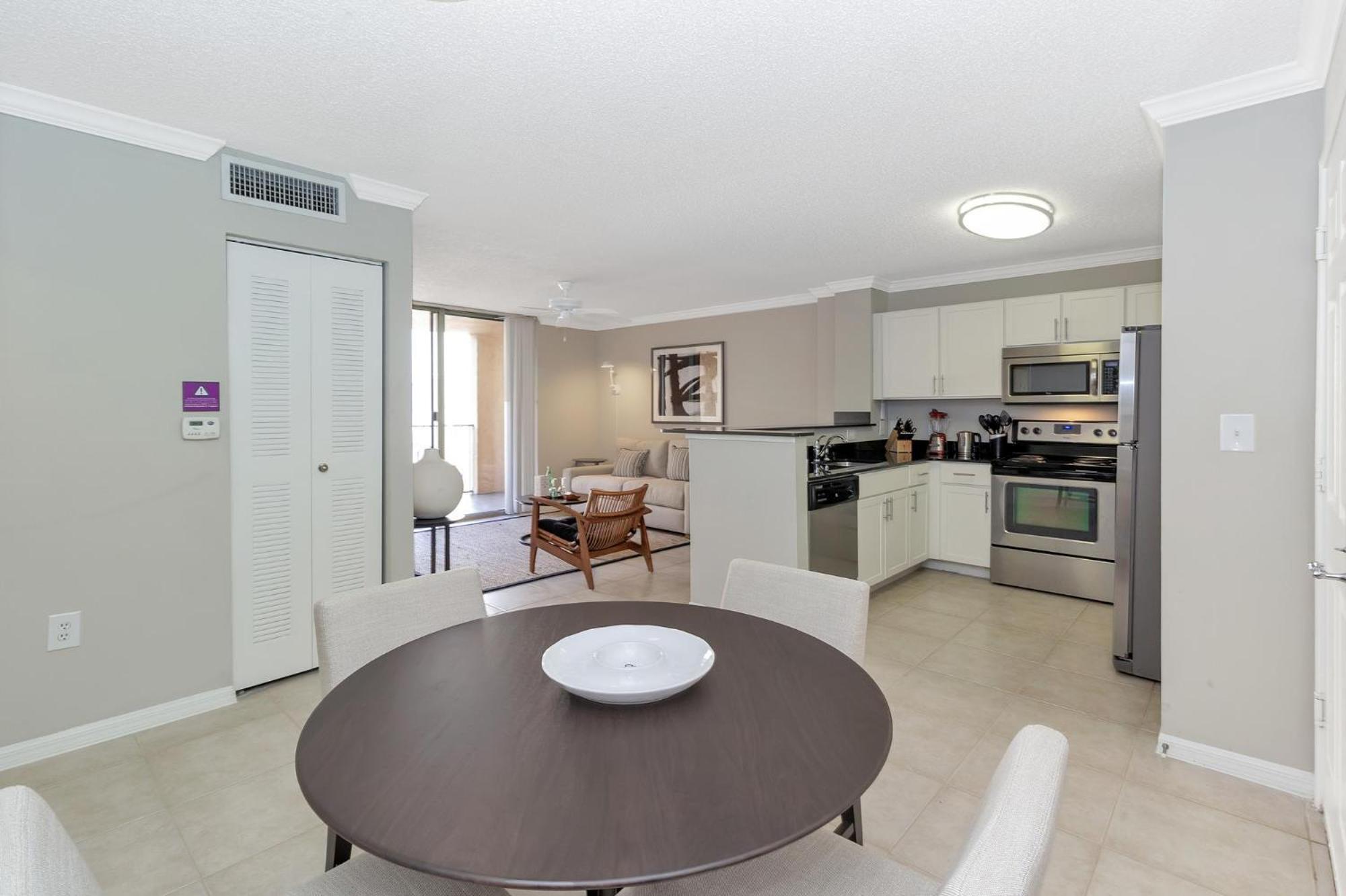 Dharma Home Suites Coral Gables At Gables Grand Plaza Miami Chambre photo