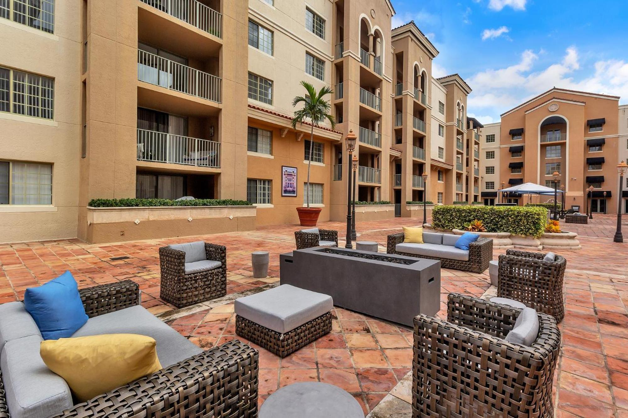 Dharma Home Suites Coral Gables At Gables Grand Plaza Miami Chambre photo
