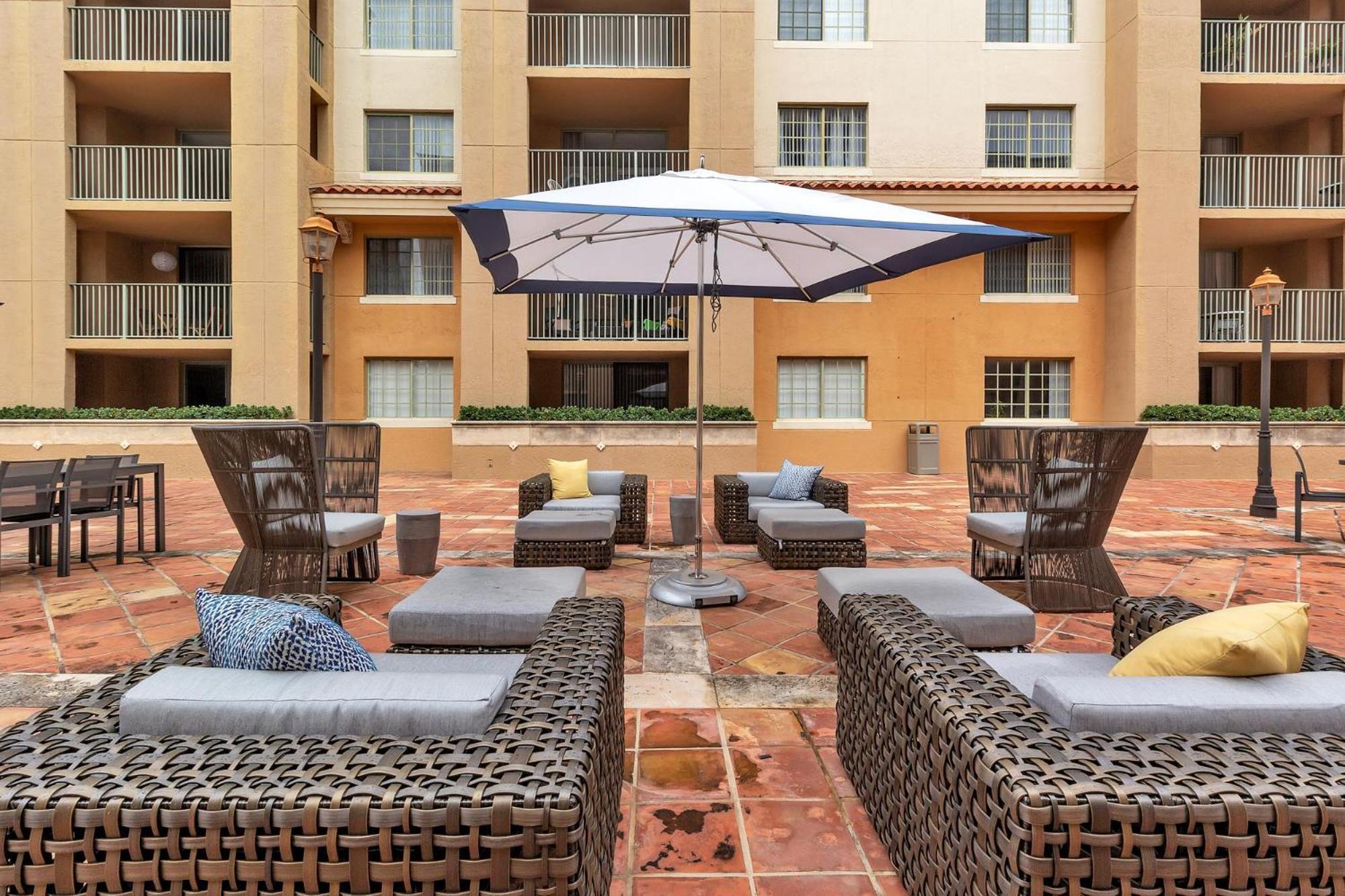 Dharma Home Suites Coral Gables At Gables Grand Plaza Miami Chambre photo