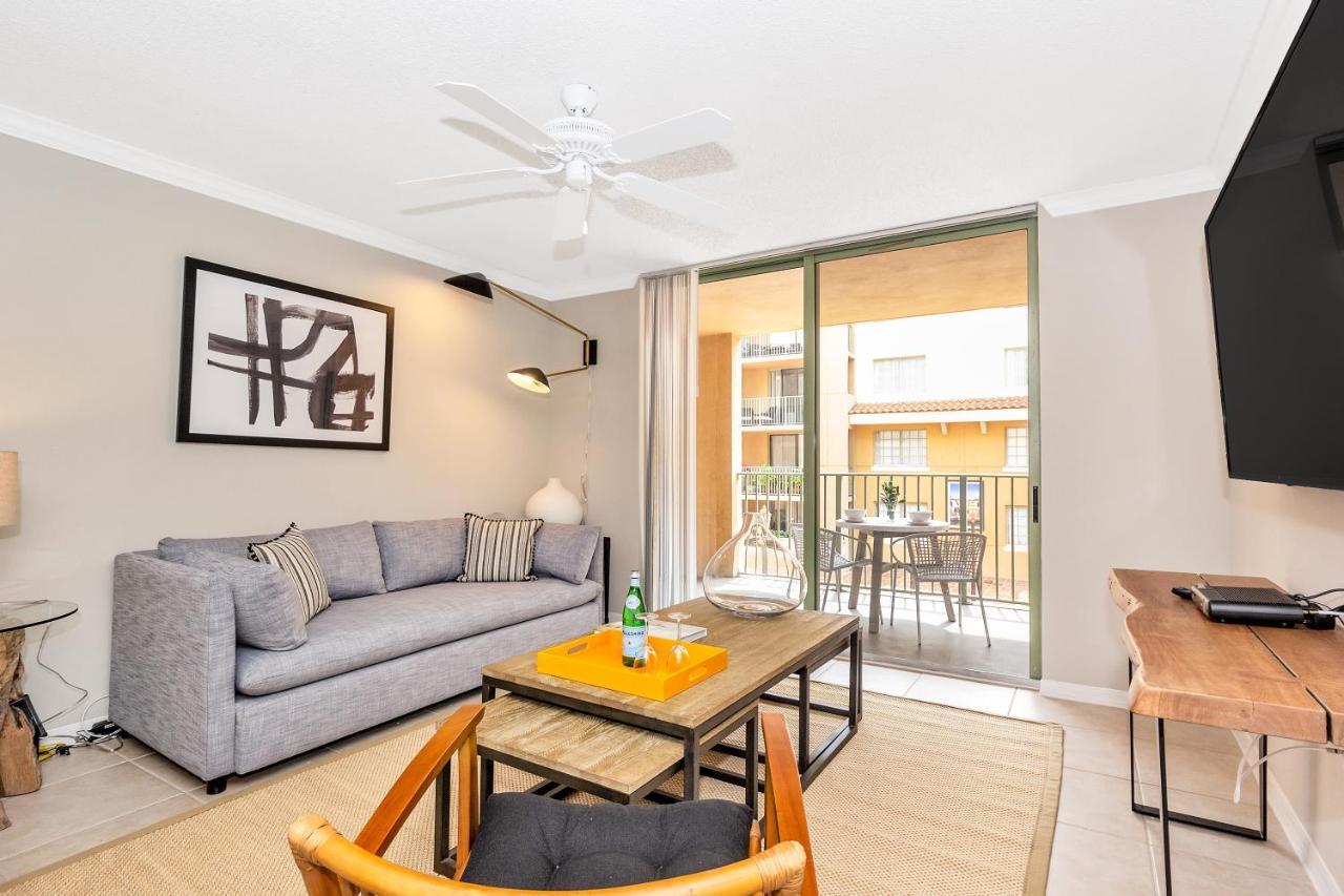 Dharma Home Suites Coral Gables At Gables Grand Plaza Miami Extérieur photo